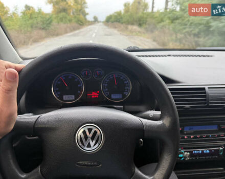 Синій Фольксваген Пассат, об'ємом двигуна 1.6 л та пробігом 388 тис. км за 3999 $, фото 6 на Automoto.ua