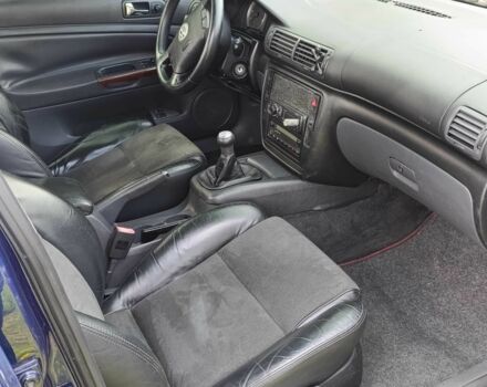 Синий Фольксваген Пассат, объемом двигателя 2.5 л и пробегом 300 тыс. км за 3899 $, фото 5 на Automoto.ua