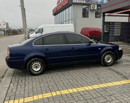 Синий Фольксваген Пассат, объемом двигателя 1.6 л и пробегом 350 тыс. км за 2200 $, фото 4 на Automoto.ua