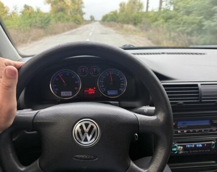 Синий Фольксваген Пассат, объемом двигателя 1.6 л и пробегом 386 тыс. км за 4500 $, фото 5 на Automoto.ua