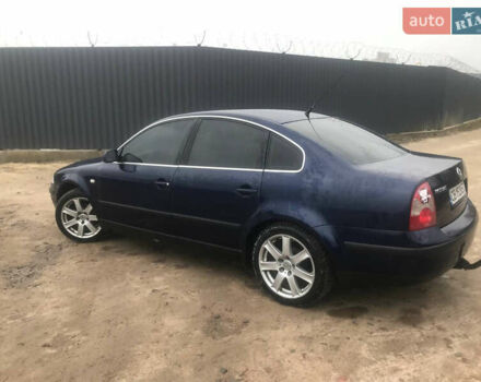 Синий Фольксваген Пассат, объемом двигателя 2 л и пробегом 300 тыс. км за 4800 $, фото 2 на Automoto.ua