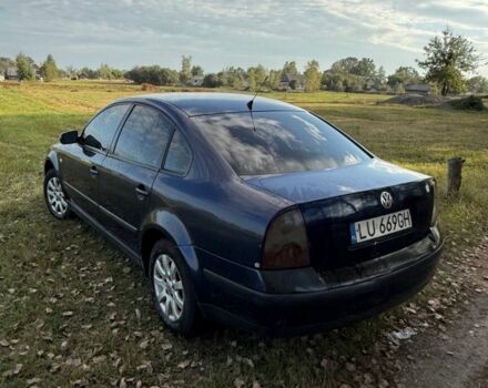 Синий Фольксваген Пассат, объемом двигателя 1.9 л и пробегом 350 тыс. км за 1900 $, фото 2 на Automoto.ua