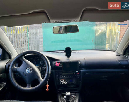 Синий Фольксваген Пассат, объемом двигателя 1.6 л и пробегом 241 тыс. км за 5000 $, фото 4 на Automoto.ua