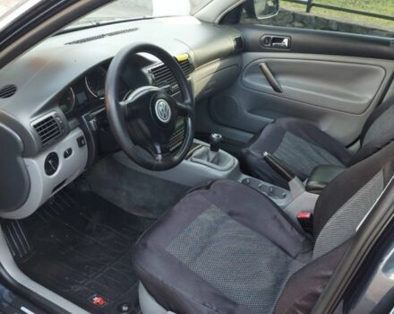 Синій Фольксваген Пассат, об'ємом двигуна 2 л та пробігом 240 тис. км за 4200 $, фото 7 на Automoto.ua