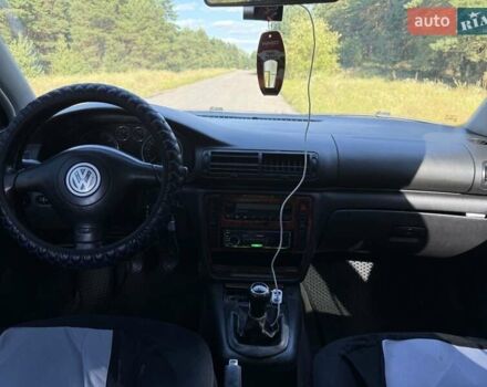 Синій Фольксваген Пассат, об'ємом двигуна 2 л та пробігом 288 тис. км за 4200 $, фото 6 на Automoto.ua