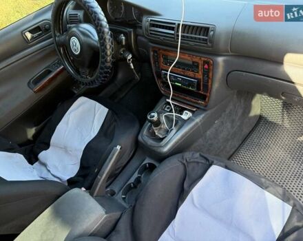 Синій Фольксваген Пассат, об'ємом двигуна 2 л та пробігом 288 тис. км за 4200 $, фото 5 на Automoto.ua