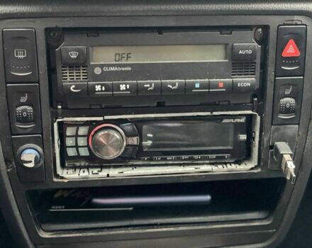 Синий Фольксваген Пассат, объемом двигателя 2.8 л и пробегом 244 тыс. км за 5400 $, фото 10 на Automoto.ua