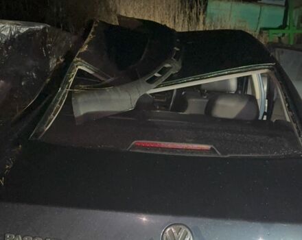 Синий Фольксваген Пассат, объемом двигателя 1.8 л и пробегом 260 тыс. км за 2300 $, фото 2 на Automoto.ua