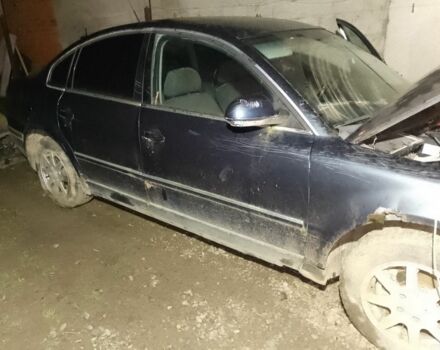 Синій Фольксваген Пассат, об'ємом двигуна 2 л та пробігом 322 тис. км за 900 $, фото 1 на Automoto.ua