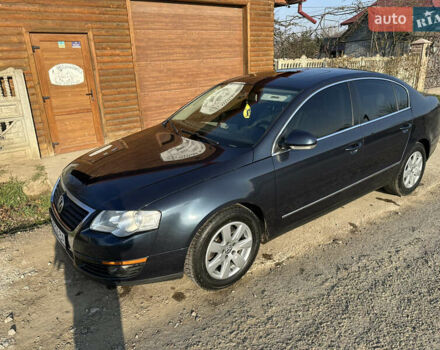 Фольксваген Пассат 2005 в Черновцах на Automoto.ua Синий Фольксваген Пассат, объемом двигателя 1.98 л и пробегом 175 тыс. км за 6950 $, фото 2 на Automoto.ua