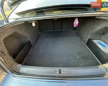 Фольксваген Пассат 2005 в Черновцах на Automoto.ua Синий Фольксваген Пассат, объемом двигателя 1.98 л и пробегом 175 тыс. км за 6950 $, фото 17 на Automoto.ua