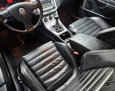 Синий Фольксваген Пассат, объемом двигателя 2 л и пробегом 260 тыс. км за 4750 $, фото 5 на Automoto.ua