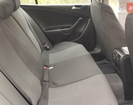 Синій Фольксваген Пассат, об'ємом двигуна 1.6 л та пробігом 265 тис. км за 5700 $, фото 23 на Automoto.ua