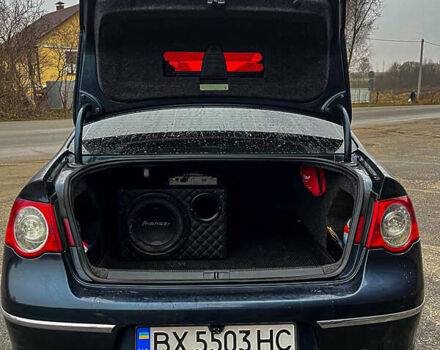 Синий Фольксваген Пассат, объемом двигателя 2 л и пробегом 310 тыс. км за 6100 $, фото 4 на Automoto.ua