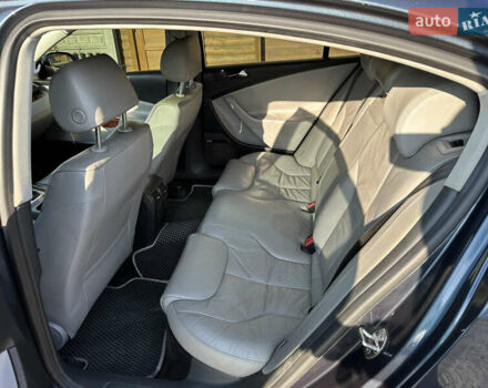 Фольксваген Пассат 2005 в Черновцах на Automoto.ua Синий Фольксваген Пассат, объемом двигателя 1.98 л и пробегом 175 тыс. км за 6950 $, фото 12 на Automoto.ua