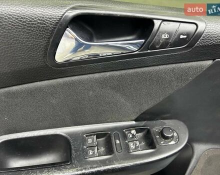 Синий Фольксваген Пассат, объемом двигателя 1.98 л и пробегом 230 тыс. км за 6700 $, фото 6 на Automoto.ua