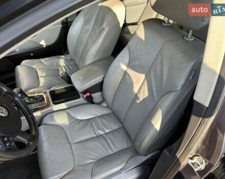 Фольксваген Пассат 2005 в Черновцах на Automoto.ua Синий Фольксваген Пассат, объемом двигателя 1.98 л и пробегом 175 тыс. км за 6950 $, фото 8 на Automoto.ua