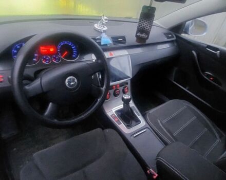 Синий Фольксваген Пассат, объемом двигателя 1.6 л и пробегом 218 тыс. км за 5951 $, фото 4 на Automoto.ua