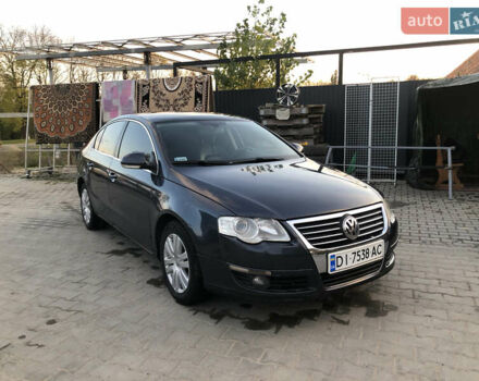 Синий Фольксваген Пассат, объемом двигателя 2 л и пробегом 280 тыс. км за 4100 $, фото 4 на Automoto.ua