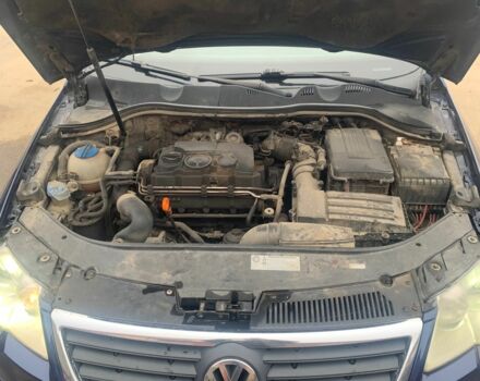 Синій Фольксваген Пассат, об'ємом двигуна 2 л та пробігом 380 тис. км за 5999 $, фото 7 на Automoto.ua