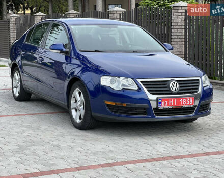Синій Фольксваген Пассат, об'ємом двигуна 1.6 л та пробігом 252 тис. км за 5600 $, фото 6 на Automoto.ua