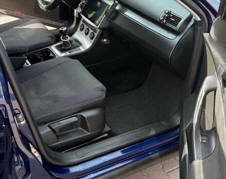 Синий Фольксваген Пассат, объемом двигателя 1.97 л и пробегом 261 тыс. км за 7500 $, фото 10 на Automoto.ua