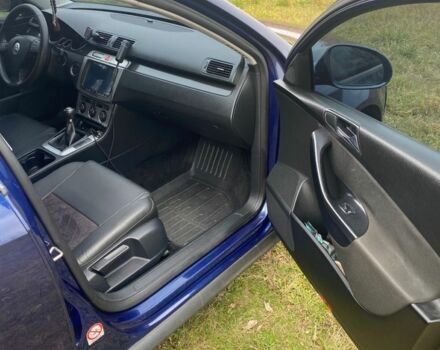 Синий Фольксваген Пассат, объемом двигателя 2 л и пробегом 300 тыс. км за 4000 $, фото 4 на Automoto.ua