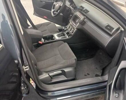 Синий Фольксваген Пассат, объемом двигателя 1.97 л и пробегом 296 тыс. км за 7500 $, фото 5 на Automoto.ua