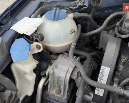 Синий Фольксваген Пассат, объемом двигателя 1.6 л и пробегом 283 тыс. км за 6900 $, фото 53 на Automoto.ua