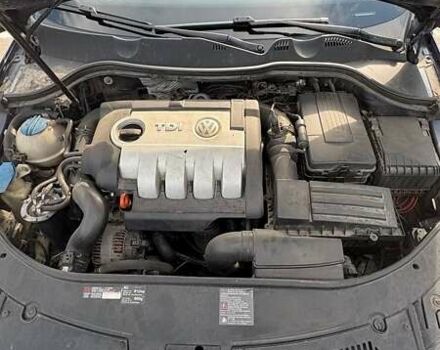 Синий Фольксваген Пассат, объемом двигателя 1.97 л и пробегом 261 тыс. км за 7500 $, фото 28 на Automoto.ua