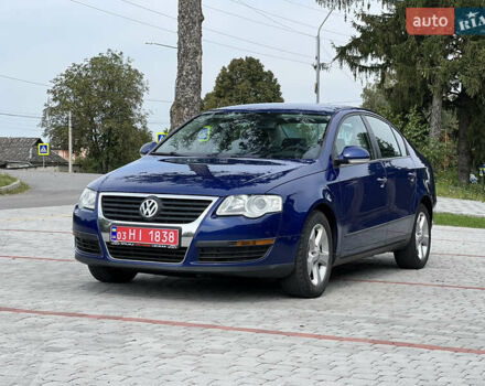 Синій Фольксваген Пассат, об'ємом двигуна 1.6 л та пробігом 252 тис. км за 5600 $, фото 1 на Automoto.ua