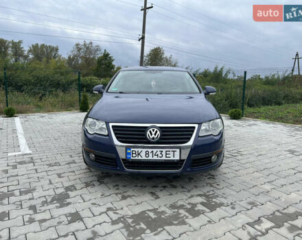 Синій Фольксваген Пассат, об'ємом двигуна 1.97 л та пробігом 363 тис. км за 5500 $, фото 1 на Automoto.ua