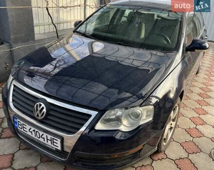 Синий Фольксваген Пассат, объемом двигателя 2 л и пробегом 330 тыс. км за 5800 $, фото 4 на Automoto.ua