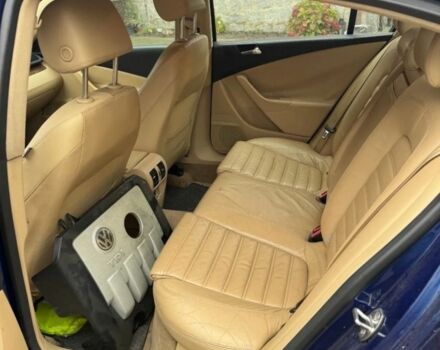 Синій Фольксваген Пассат, об'ємом двигуна 2 л та пробігом 280 тис. км за 2150 $, фото 1 на Automoto.ua