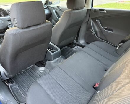 Синий Фольксваген Пассат, объемом двигателя 1.6 л и пробегом 160 тыс. км за 4400 $, фото 6 на Automoto.ua