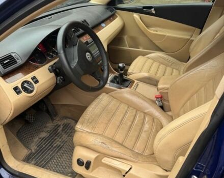 Синій Фольксваген Пассат, об'ємом двигуна 2 л та пробігом 280 тис. км за 2150 $, фото 5 на Automoto.ua