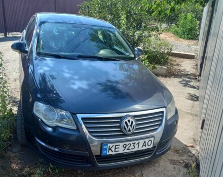 Синий Фольксваген Пассат, объемом двигателя 2 л и пробегом 297 тыс. км за 5800 $, фото 1 на Automoto.ua