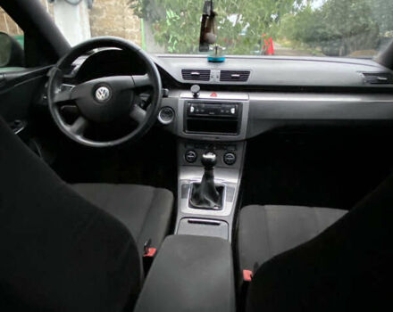 Синий Фольксваген Пассат, объемом двигателя 1.97 л и пробегом 205 тыс. км за 5300 $, фото 4 на Automoto.ua