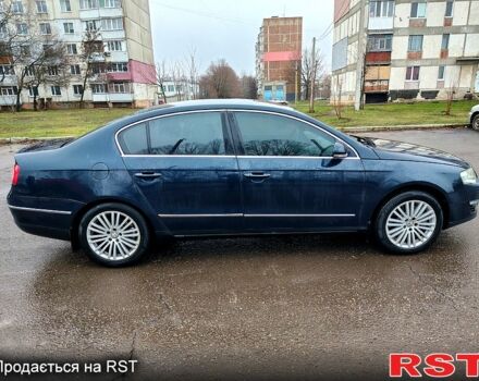 Синий Фольксваген Пассат, объемом двигателя 3.2 л и пробегом 286 тыс. км за 5200 $, фото 3 на Automoto.ua