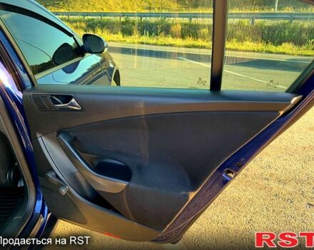 Синий Фольксваген Пассат, объемом двигателя 1.6 л и пробегом 250 тыс. км за 5800 $, фото 7 на Automoto.ua