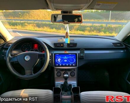 Синий Фольксваген Пассат, объемом двигателя 1.6 л и пробегом 250 тыс. км за 5800 $, фото 1 на Automoto.ua