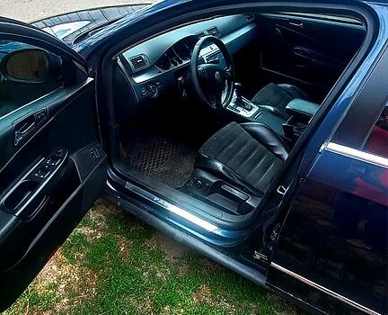 Синій Фольксваген Пассат, об'ємом двигуна 3.2 л та пробігом 222 тис. км за 5300 $, фото 6 на Automoto.ua