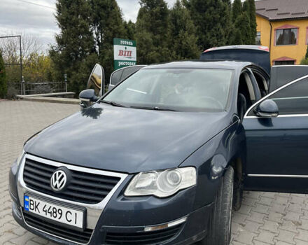 Фольксваген Пассат 2007 в Дубно на Automoto.ua Синий Фольксваген Пассат, объемом двигателя 2 л и пробегом 247 тыс. км за 5800 $, фото 2 на Automoto.ua