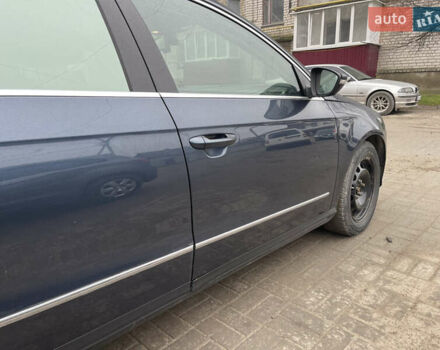 Синий Фольксваген Пассат, объемом двигателя 2 л и пробегом 287 тыс. км за 6850 $, фото 16 на Automoto.ua