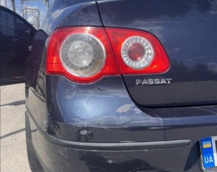 Синий Фольксваген Пассат, объемом двигателя 2 л и пробегом 290 тыс. км за 4800 $, фото 6 на Automoto.ua