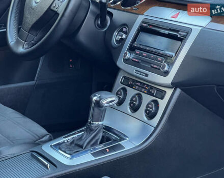 Синий Фольксваген Пассат, объемом двигателя 2 л и пробегом 287 тыс. км за 6950 $, фото 106 на Automoto.ua