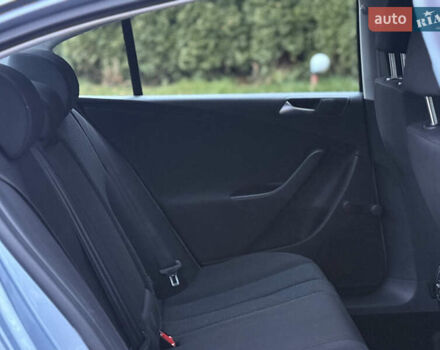 Синий Фольксваген Пассат, объемом двигателя 1.4 л и пробегом 210 тыс. км за 5650 $, фото 11 на Automoto.ua