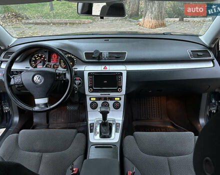 Синий Фольксваген Пассат, объемом двигателя 1.8 л и пробегом 208 тыс. км за 5900 $, фото 15 на Automoto.ua