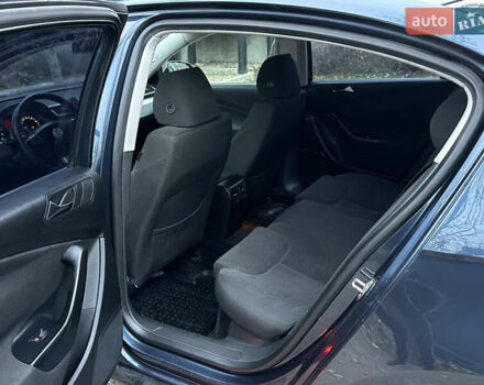 Синий Фольксваген Пассат, объемом двигателя 1.8 л и пробегом 208 тыс. км за 5900 $, фото 13 на Automoto.ua