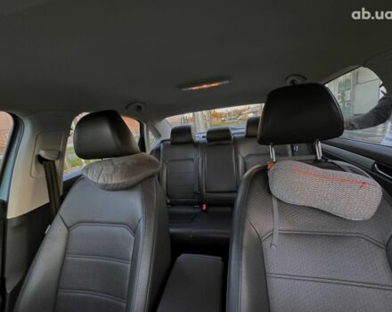 Синий Фольксваген Пассат, объемом двигателя 2.5 л и пробегом 207 тыс. км за 8800 $, фото 10 на Automoto.ua